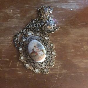 Stunning art deco necklace w /large ceramic cameo